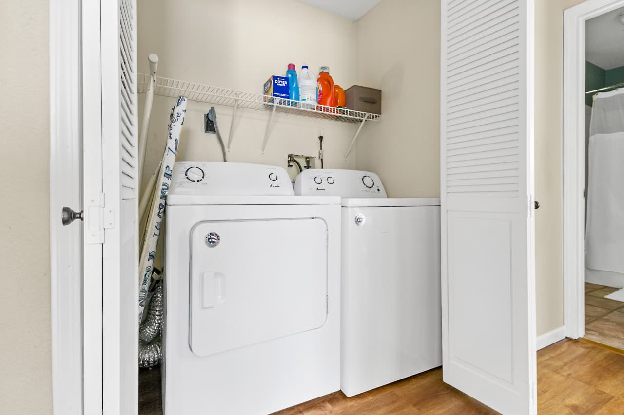 02-30800 Windy Ln-001.jpg