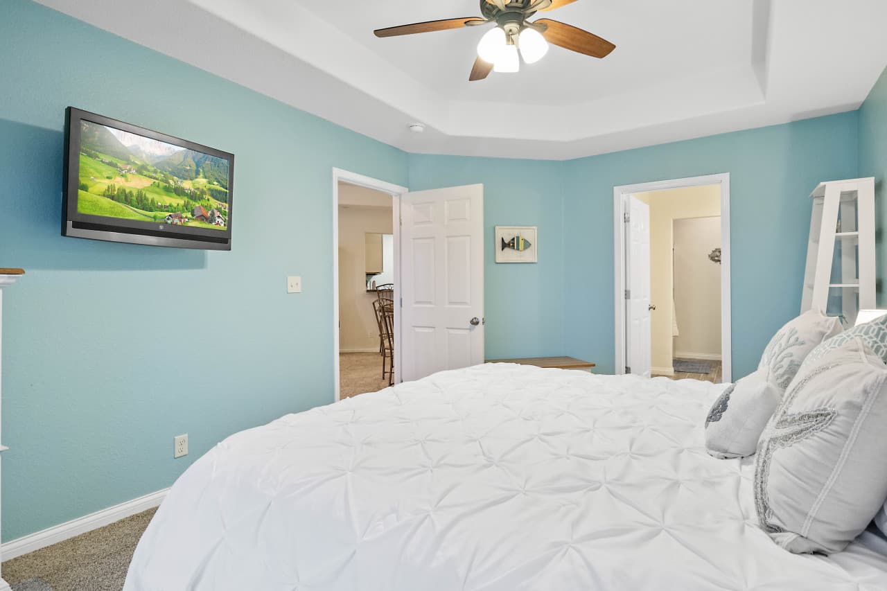 15-44 Emerald Bay Dr 1C-014.jpg