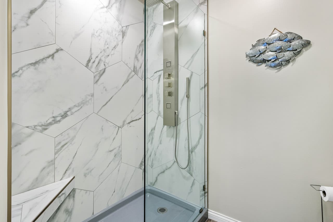 7-44 Emerald Bay Ct 1C_12.jpg