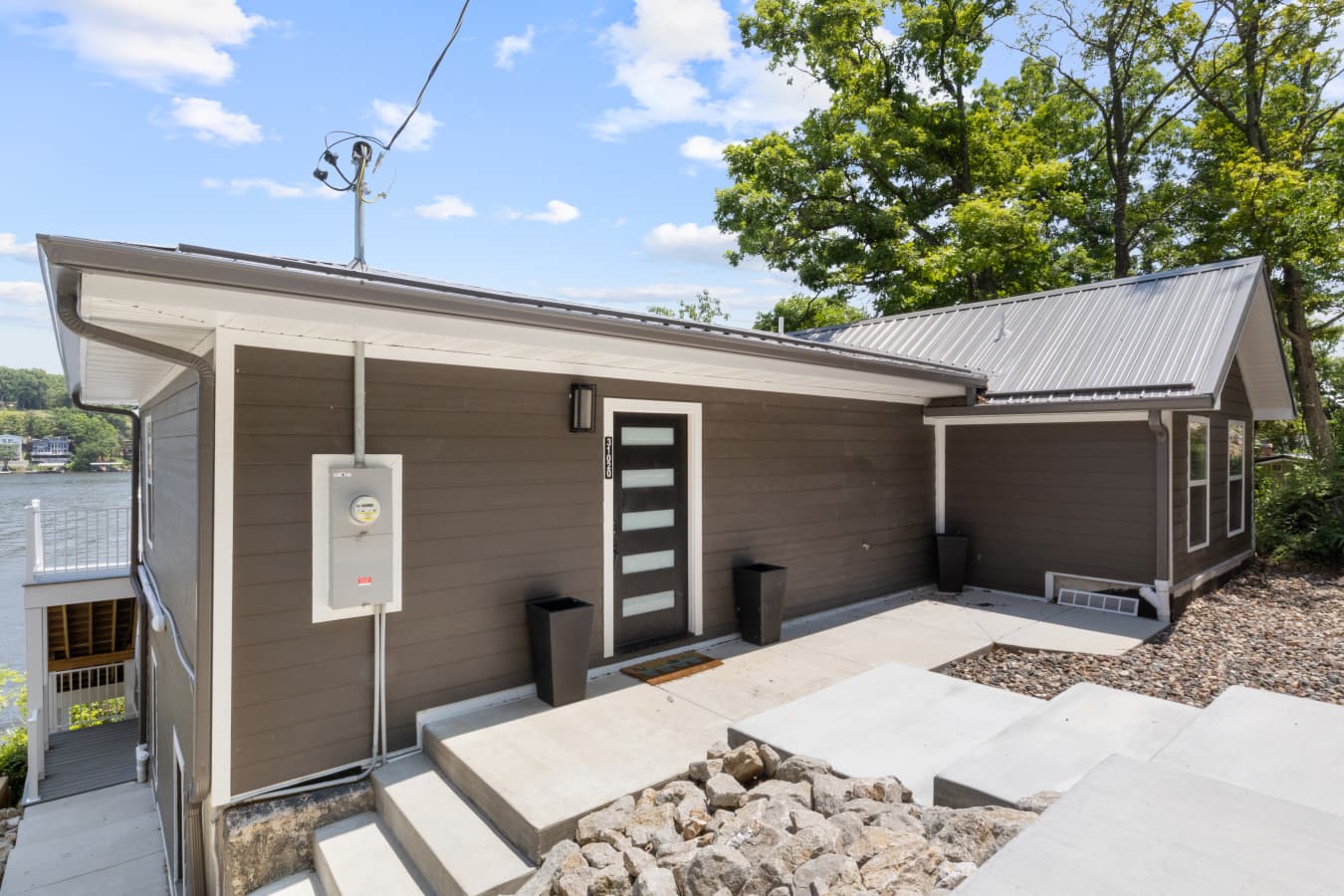 01-31020 Viewside Dr - 1.jpg