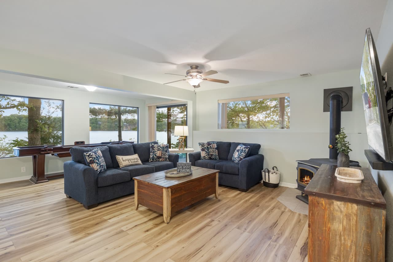 11-121 Chestnut Rd - 4.jpg