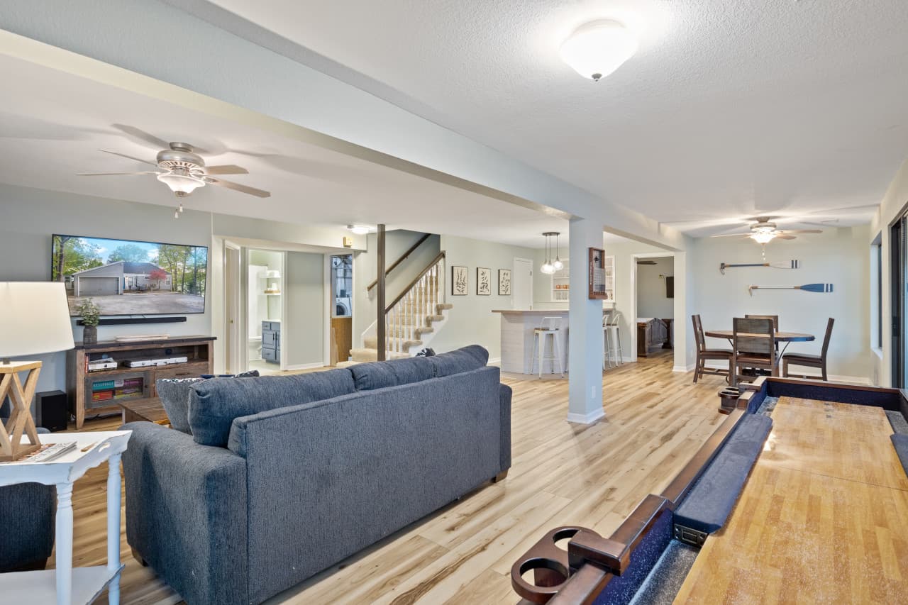 16-121 Chestnut Rd - 9.jpg