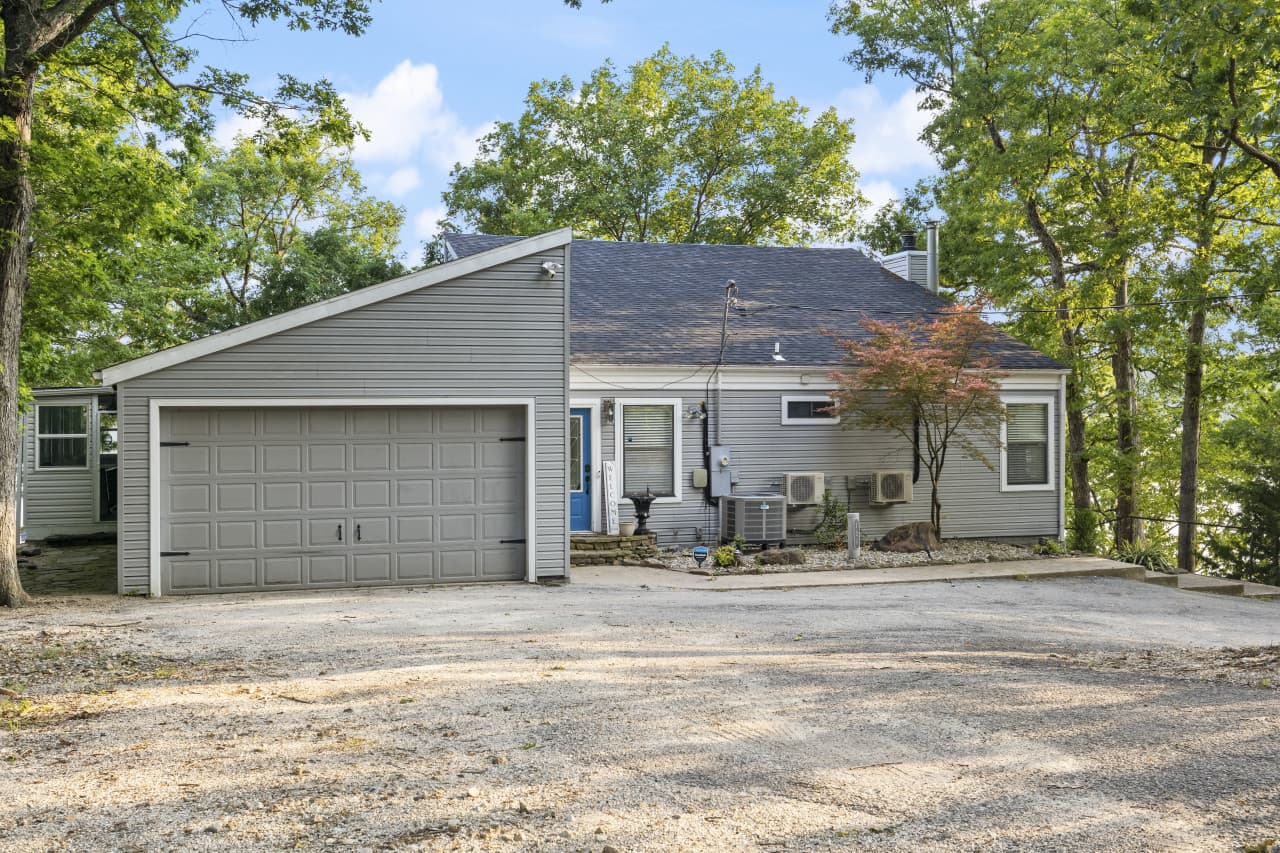 17-1 - 121 Chestnut Rd.jpg
