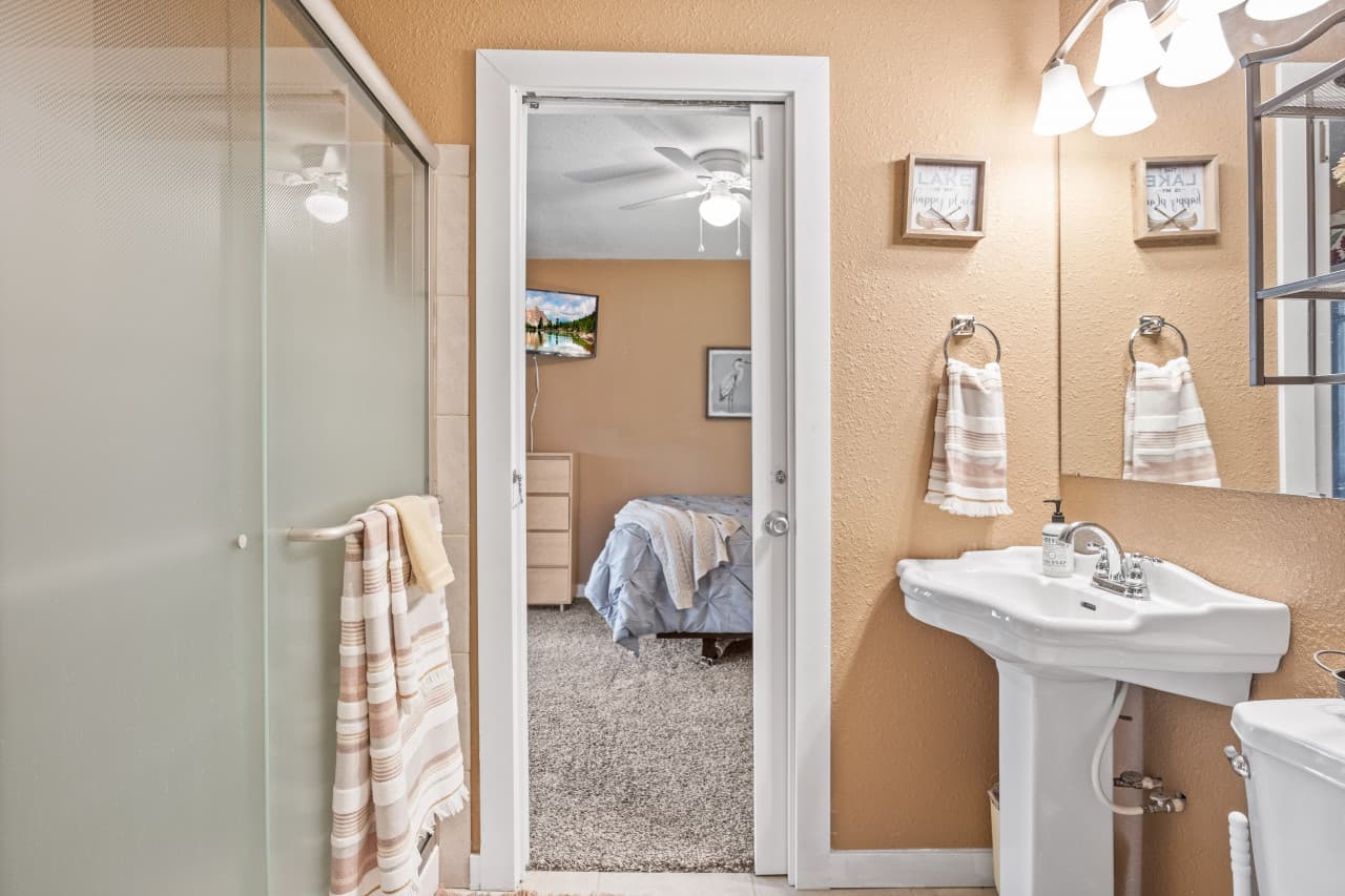 18-651 Scenic View Dr Original_18.jpg