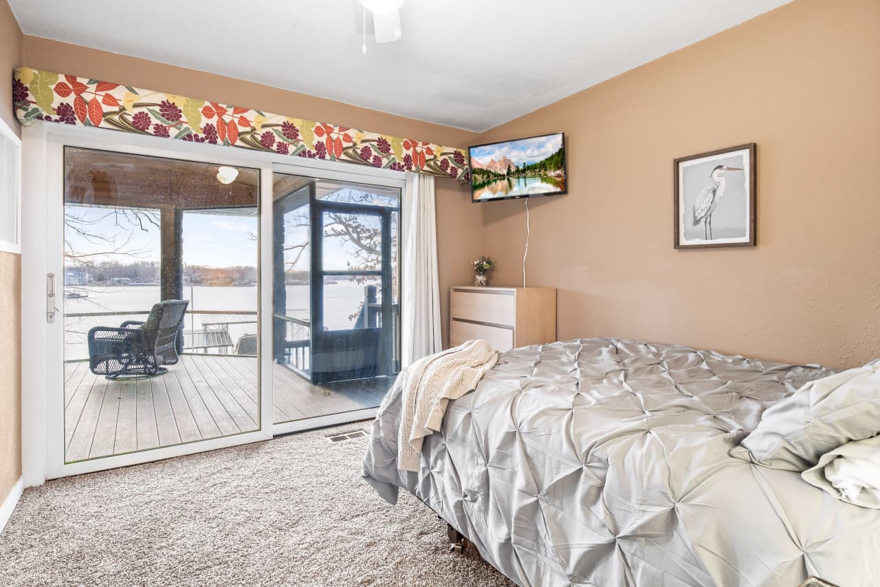 13-651 Scenic View Dr Original_13.jpg