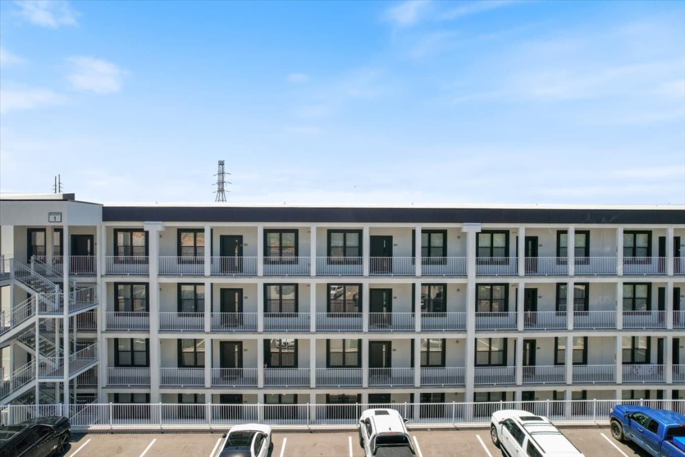 01-1065 Topsider Unit 205 - 1.jpg