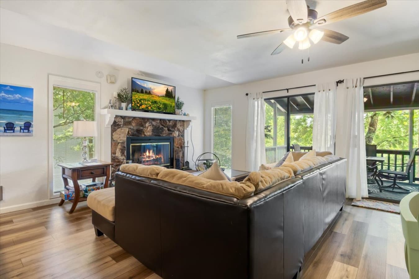 13-381 Moongate Dr - 13.jpg