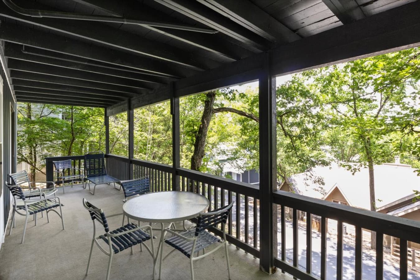 10-381 Moongate Dr - 10.jpg