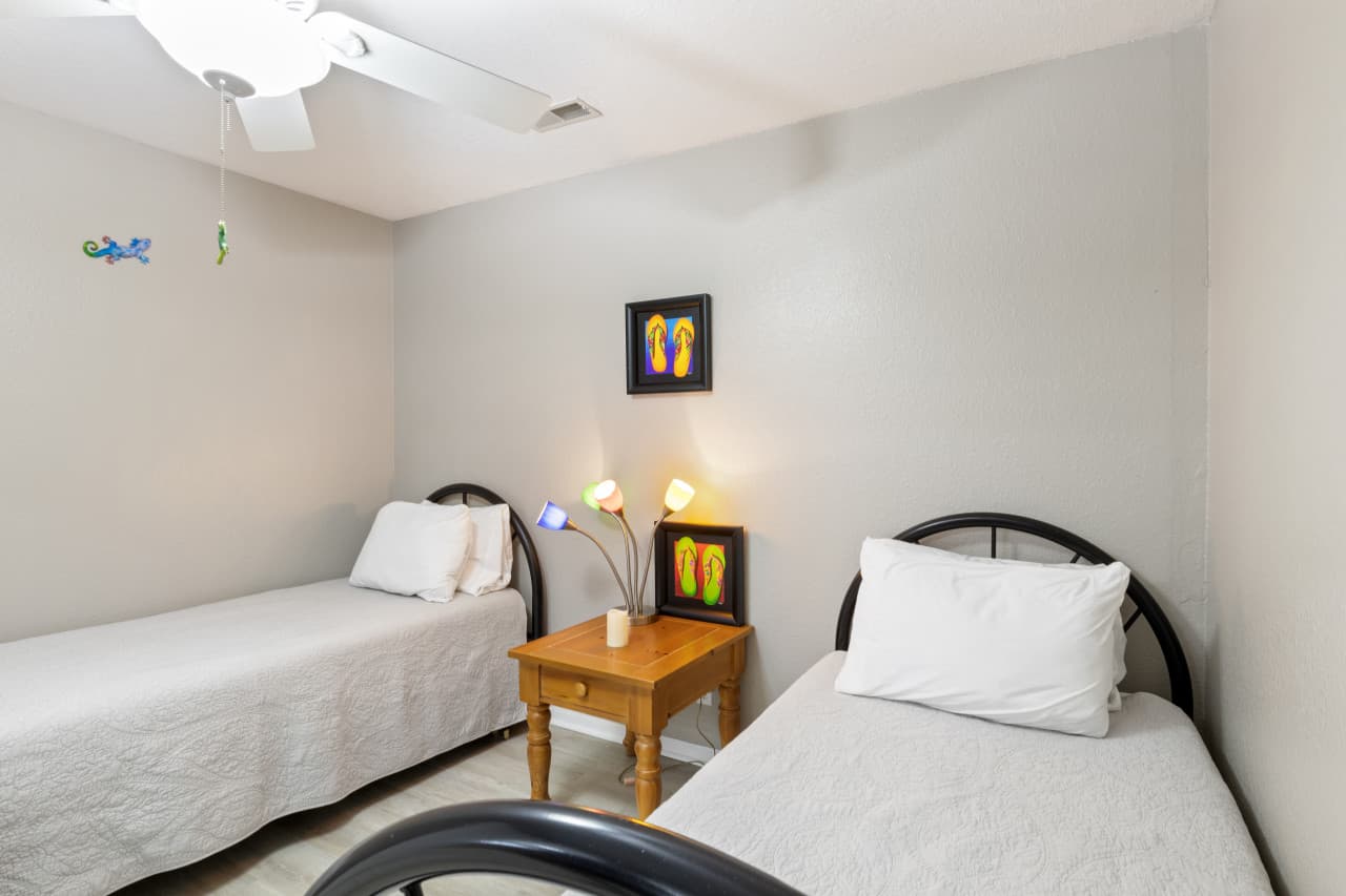 07-214 Emerald Bay Dr 2B - 7.jpg