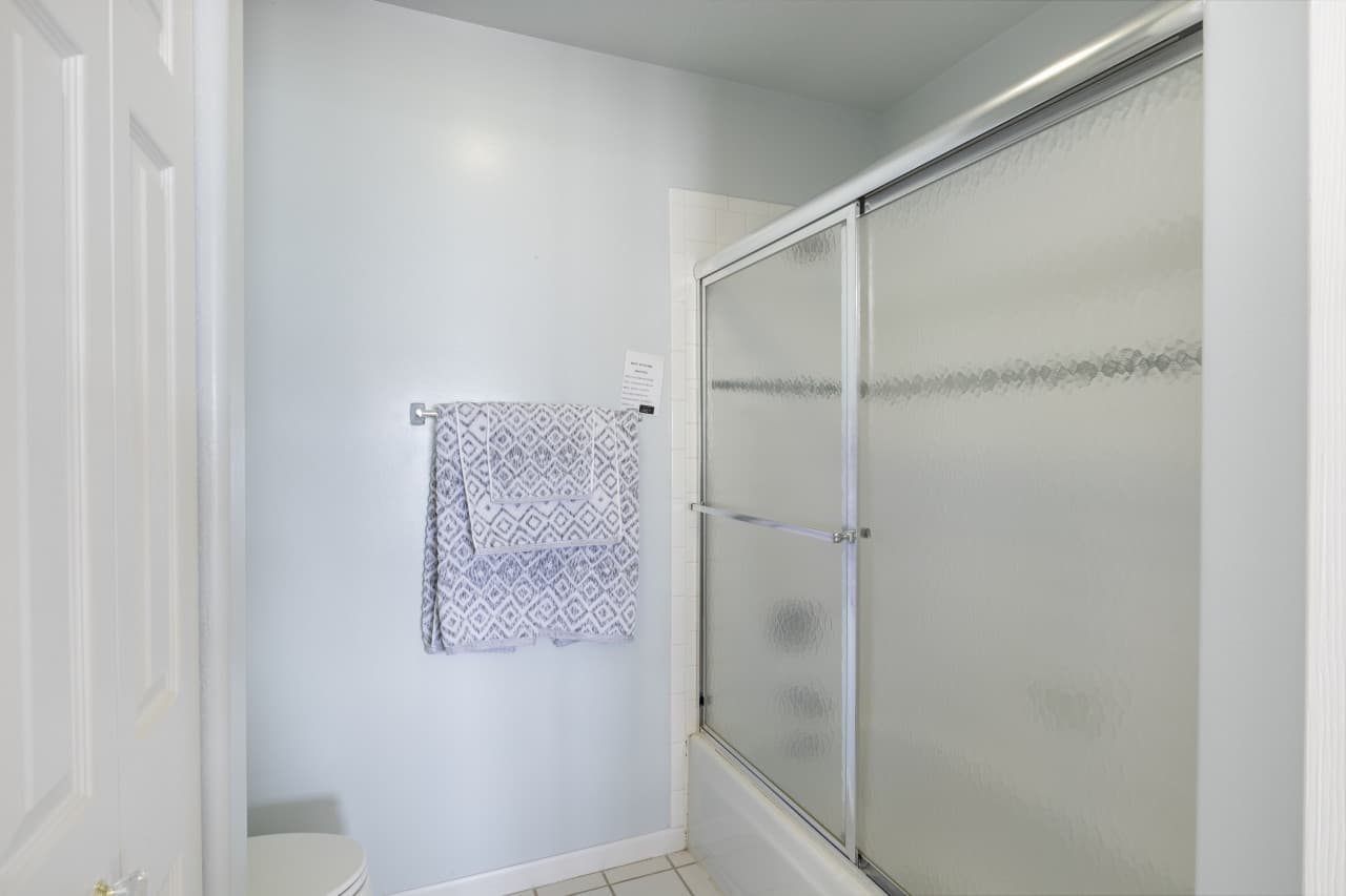 26-214 Emerald Bay Dr 2B - 26.jpg
