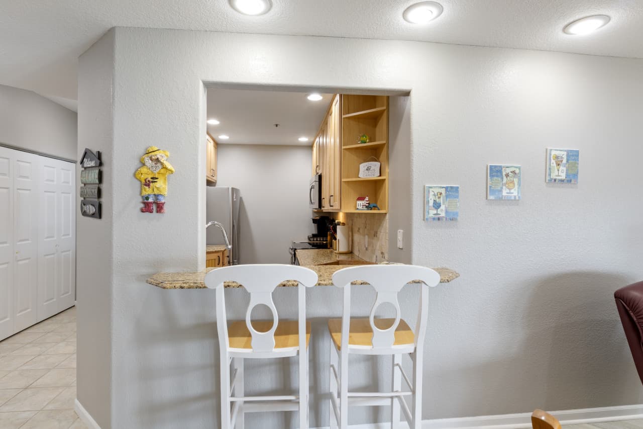 06-214 Emerald Bay Dr 2B - 6.jpg