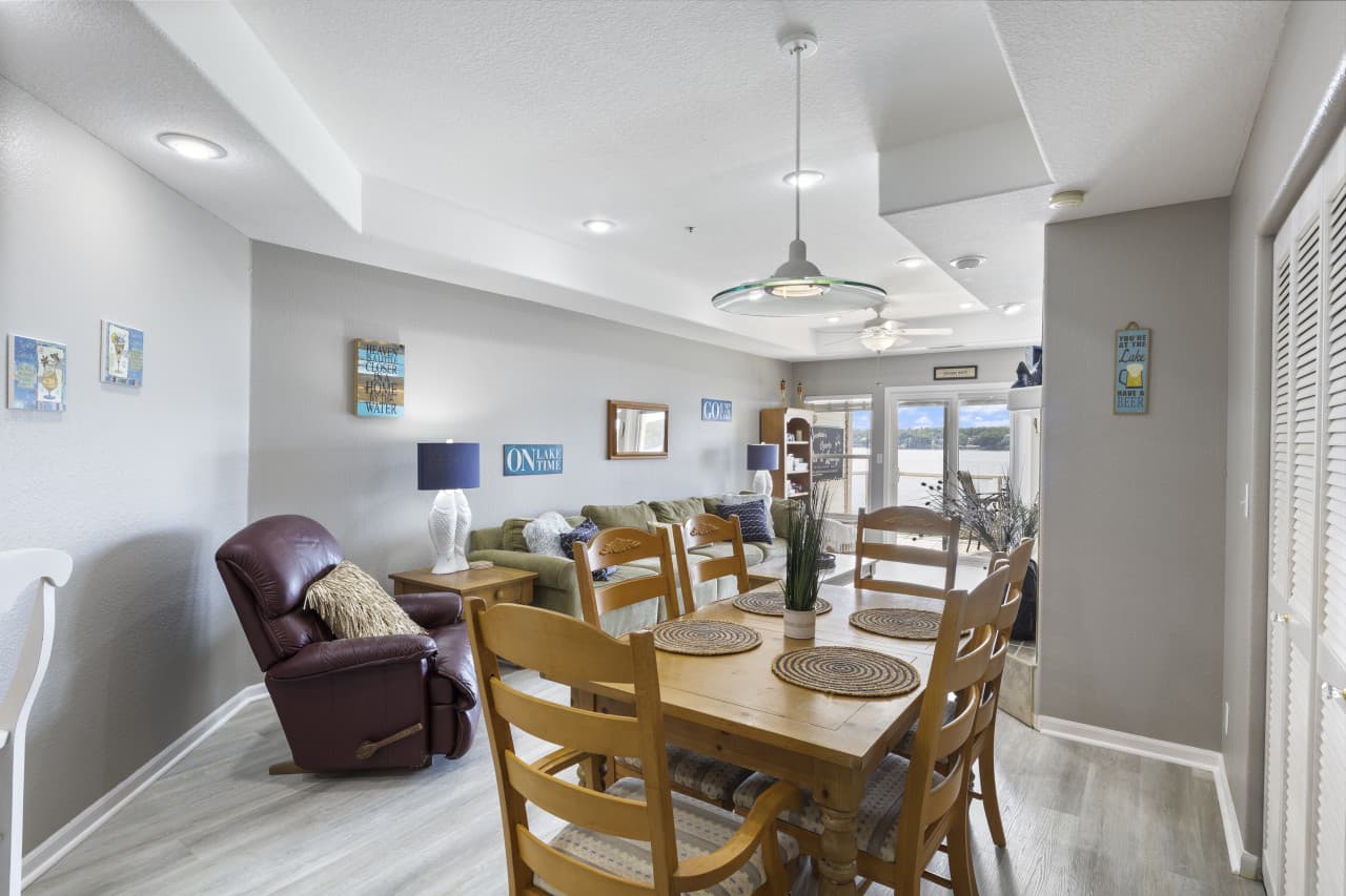 15-214 Emerald Bay Dr 2B - 15.jpg