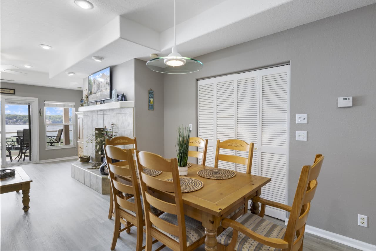 16-214 Emerald Bay Dr 2B - 16.jpg
