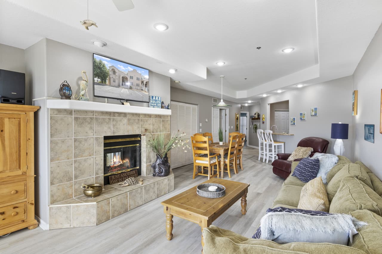 20-214 Emerald Bay Dr 2B - 20.jpg