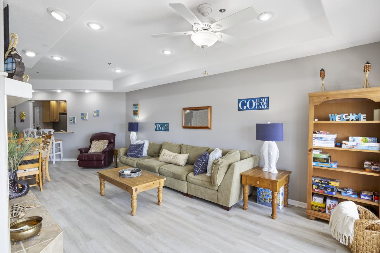 19-214 Emerald Bay Dr 2B - 19.jpg