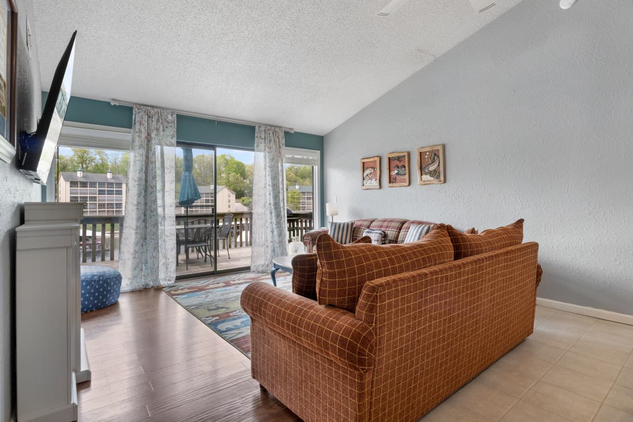 08-103 Southwood Shores - 8.jpg