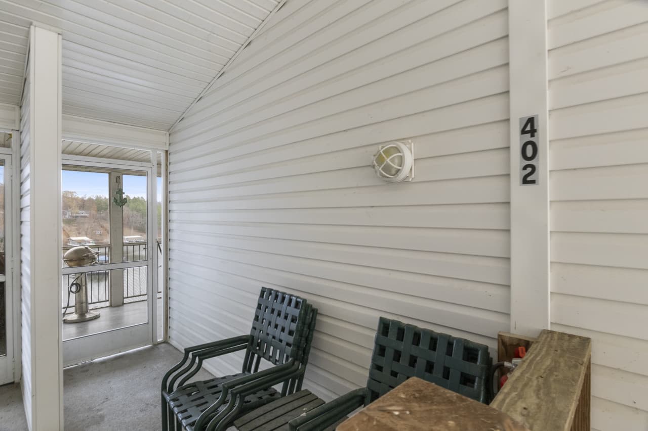01-40 Lighthouse Rd UNIT 3-402 - 1.jpg
