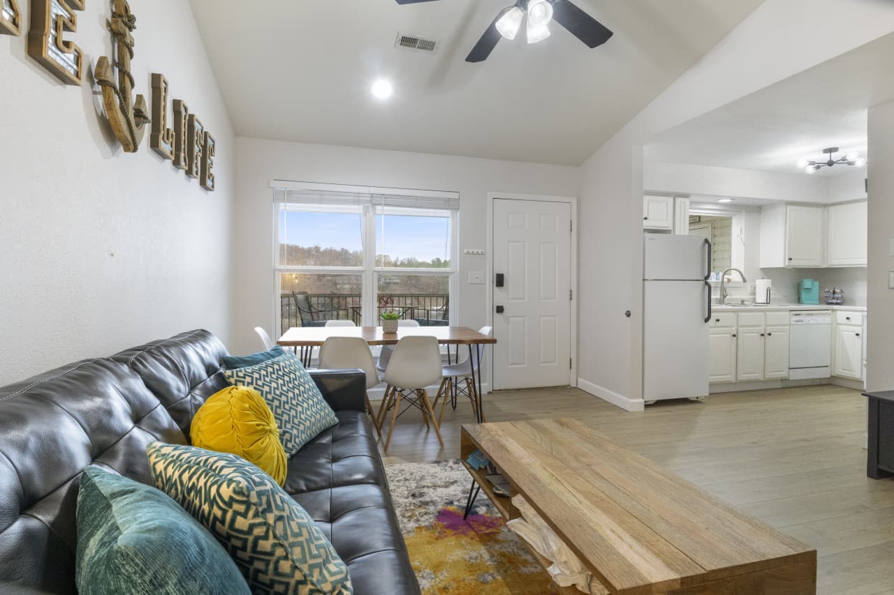 08-40 Lighthouse Rd UNIT 3-402 - 8.jpg