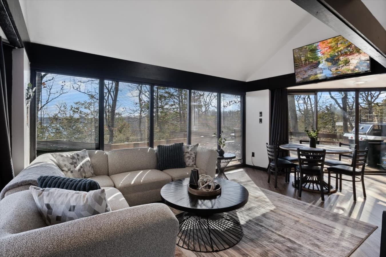 09-124 Tree Loft Dr - 9.jpg