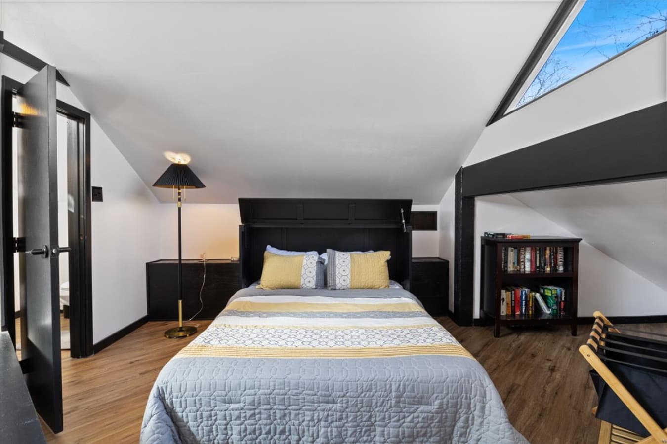 18-124 Tree Loft Dr - 18.jpg