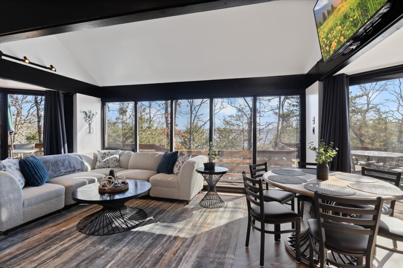 08-124 Tree Loft Dr - 8.jpg