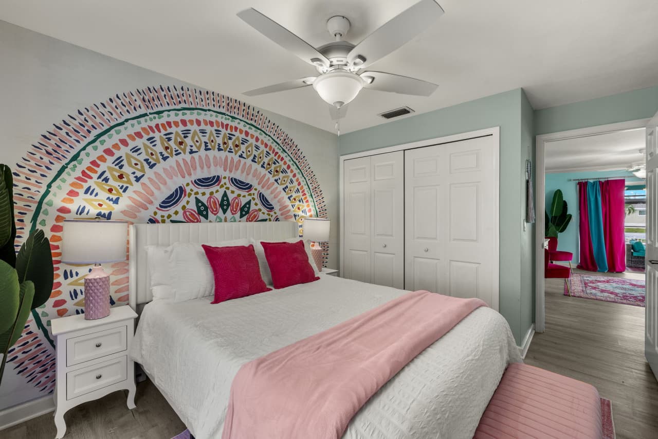 20-Guest Bedroom 1 - 2 of 2.jpg