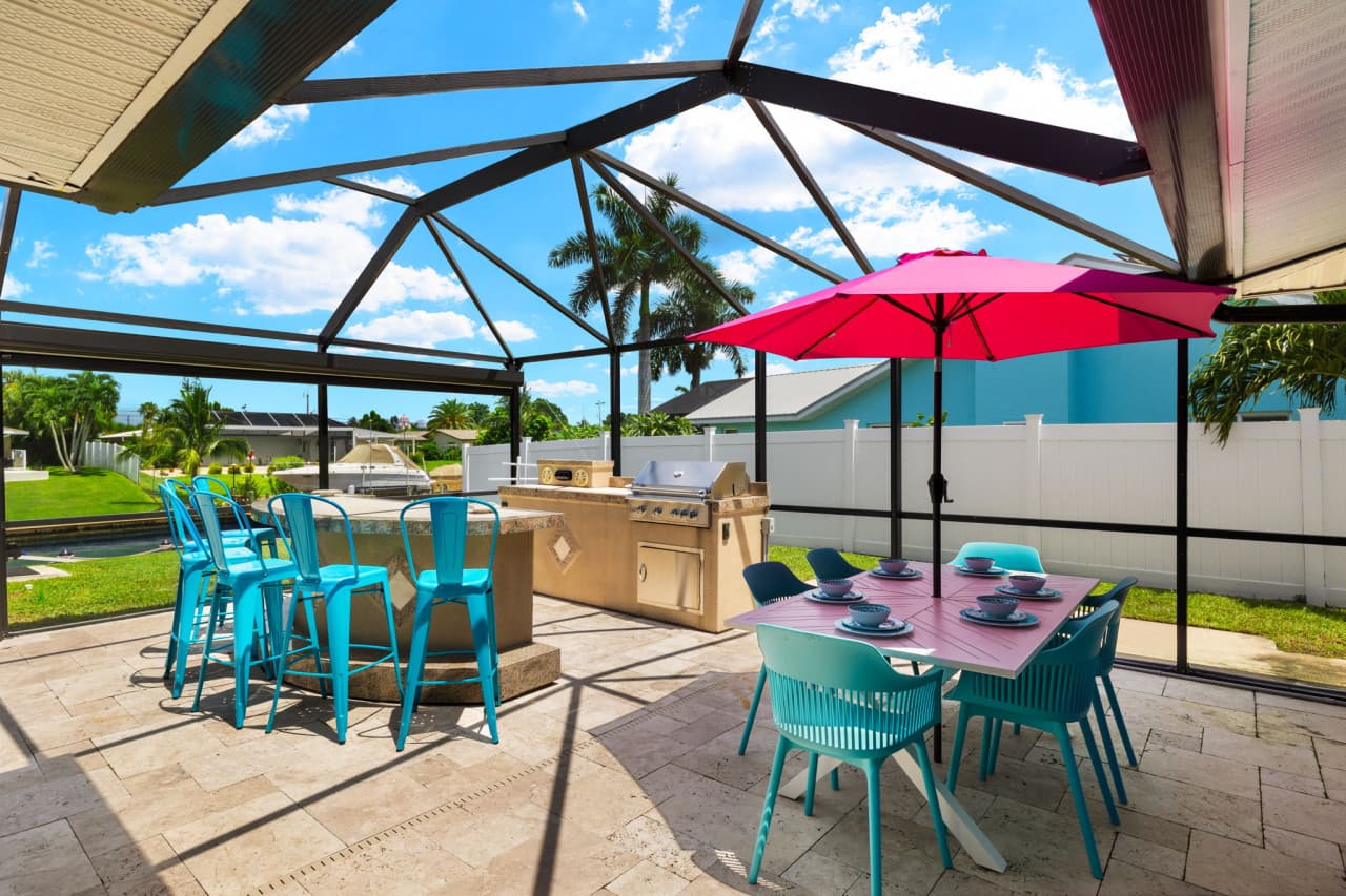 28-Outdoor Dining.jpg