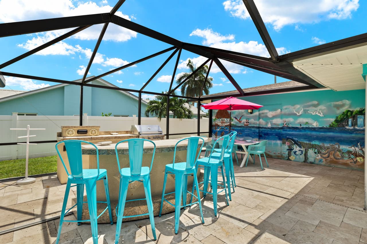 29-Outdoor Kitchen.jpg