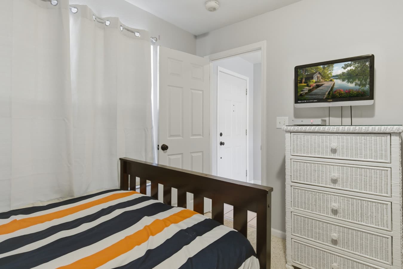 05-4800 Eagleview Dr 223 - 5.jpg