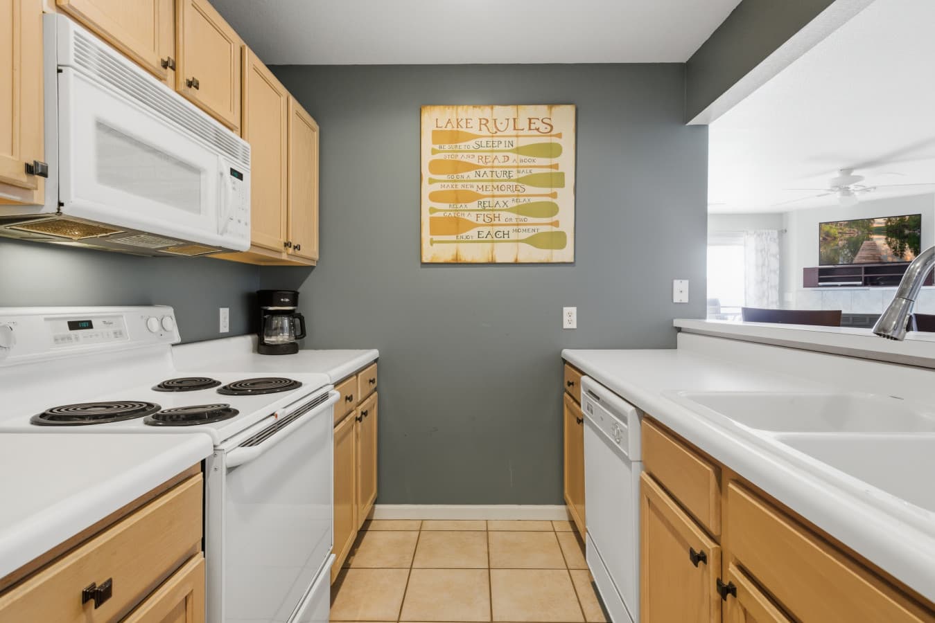 10-4800 Eagleview Dr 223 - 10.jpg