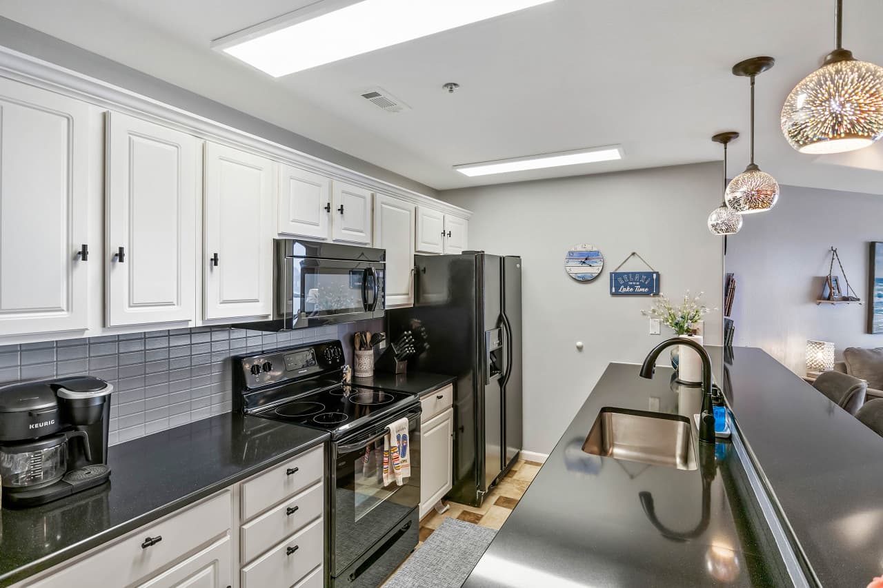 06-116 Emerald Bay Dr 2D_20.jpg