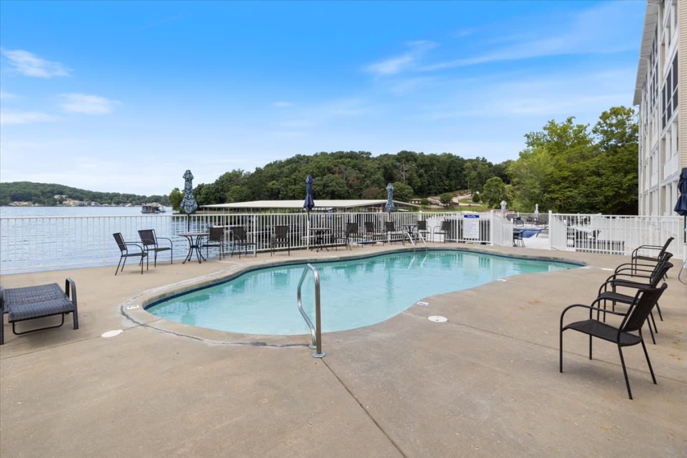 05-104 Sierra Bay Dr 2E - 5.jpg
