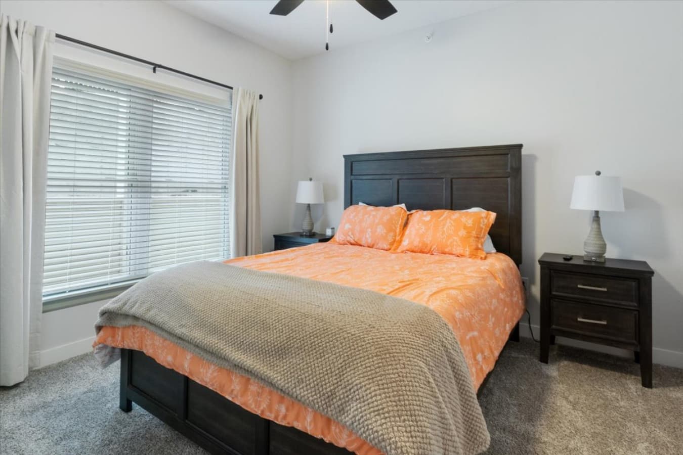 05-104 Sierra Bay Dr Unit 2E - 5.jpg