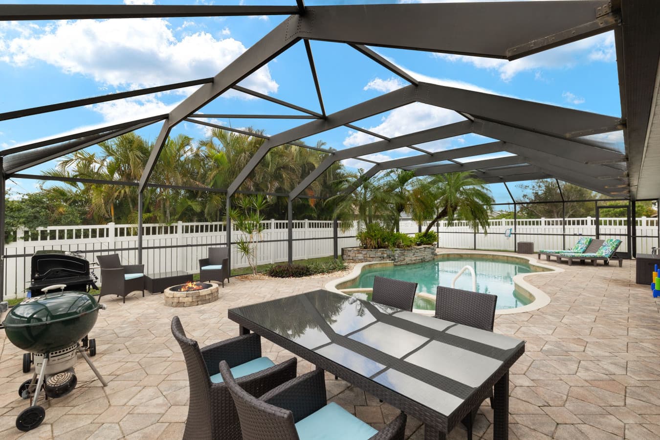 25-Patio 1.jpg