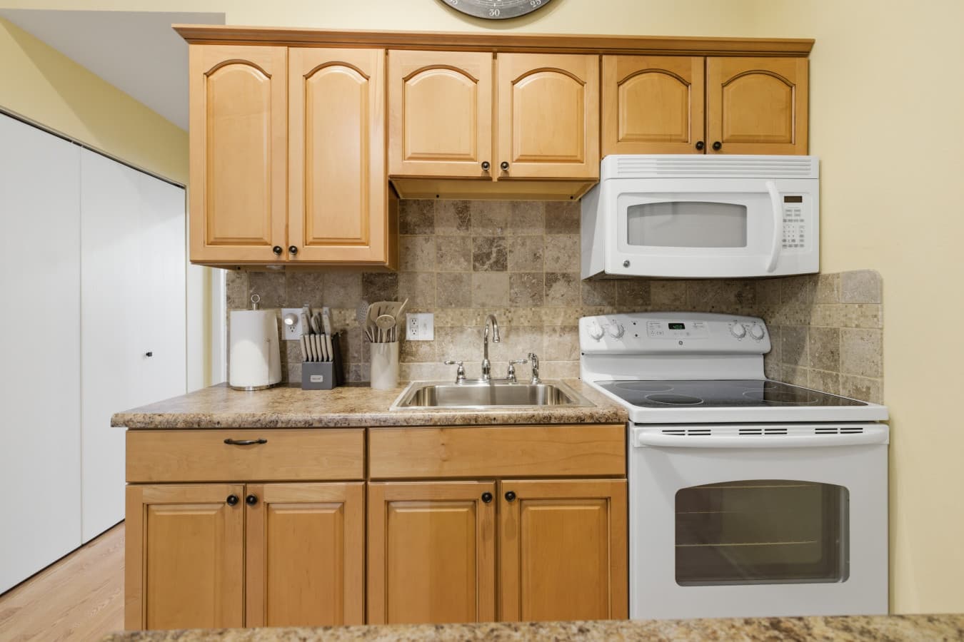 12-149 Southwood Shores Pl 4C - 12.jpg