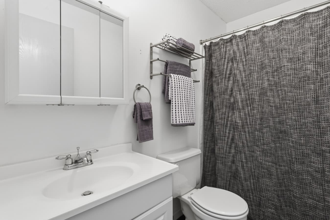 08-1442 Nichols Rd Unit D406 - 8.jpg