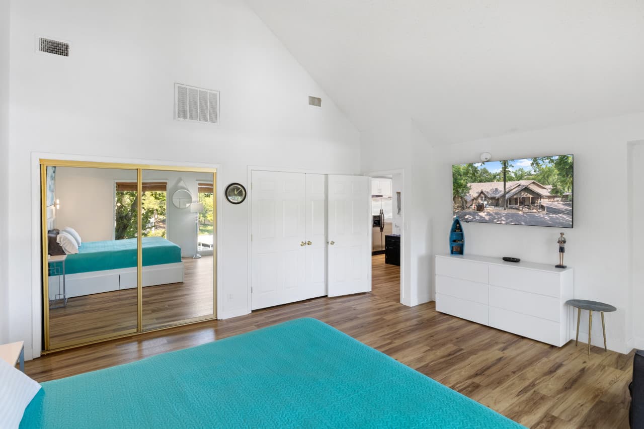 18-582 Moongate Dr - 19.jpg