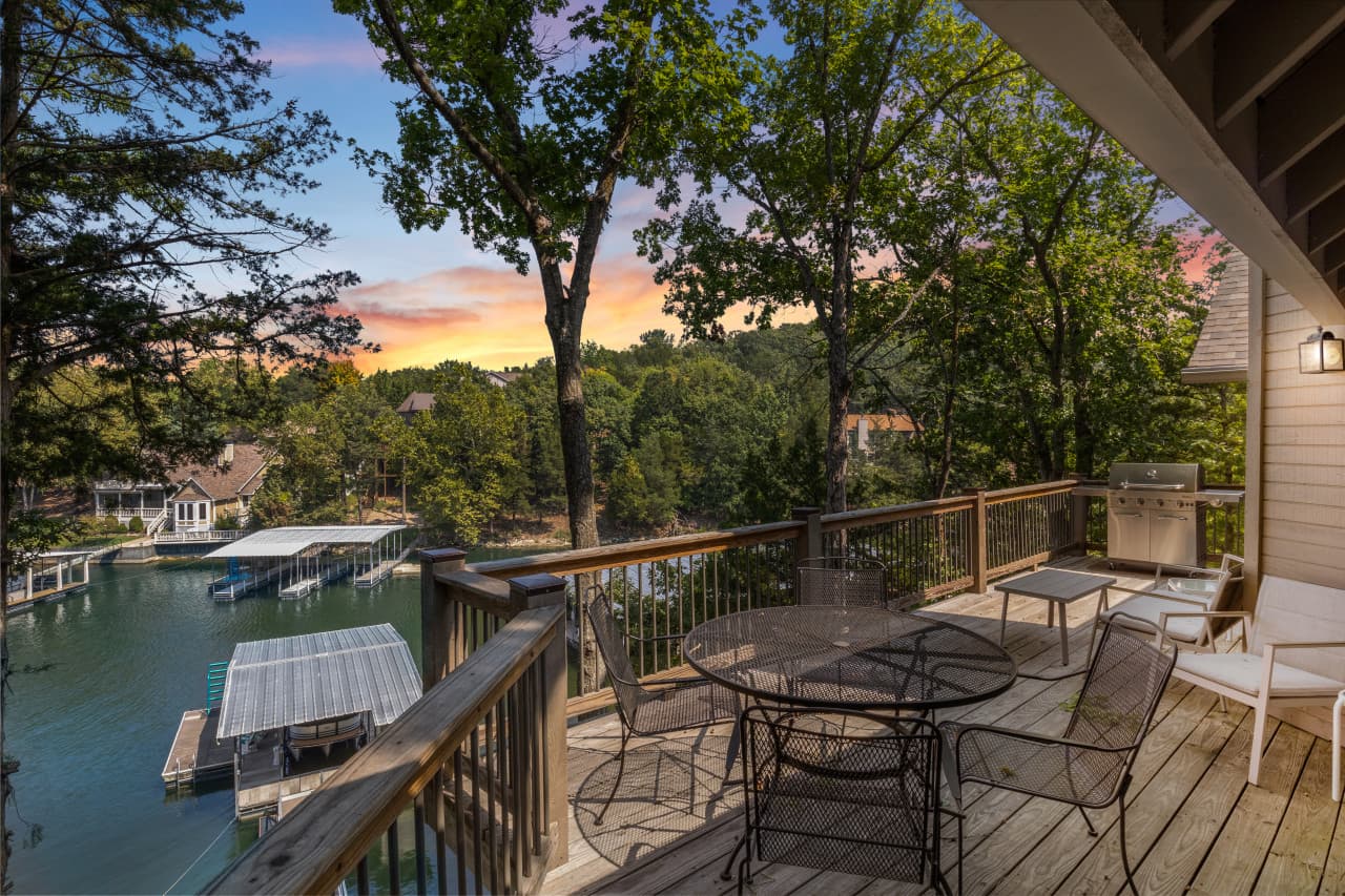15-582 Moongate Dr - 16.jpg