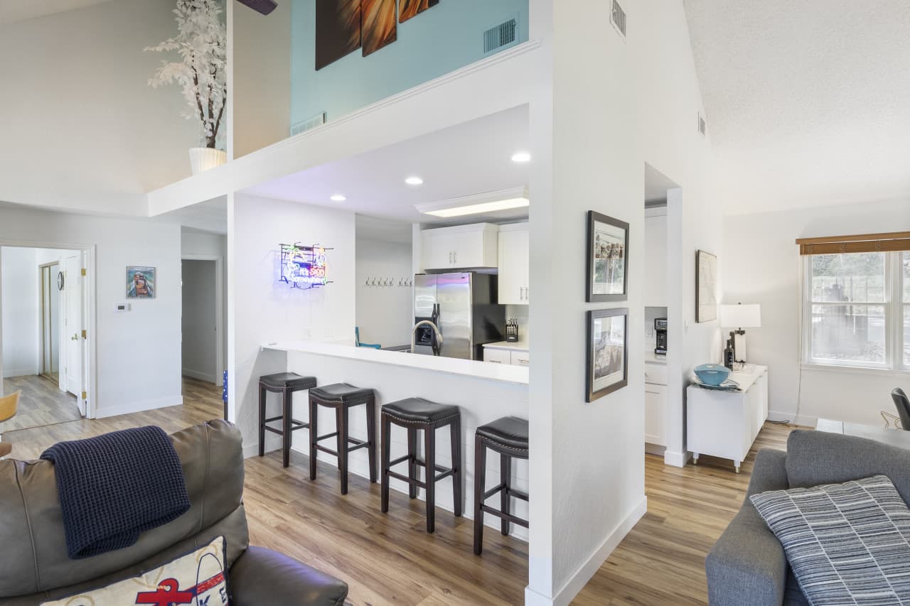 10-582 Moongate Dr - 10.jpg