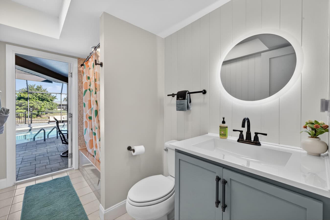 25-Guest Bathroom 1 of 2.jpg