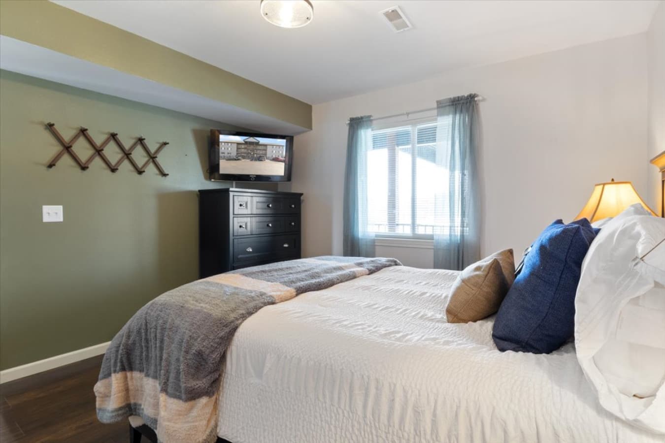03-272 Cedar Glen Dr Unit 4C - 3.jpg