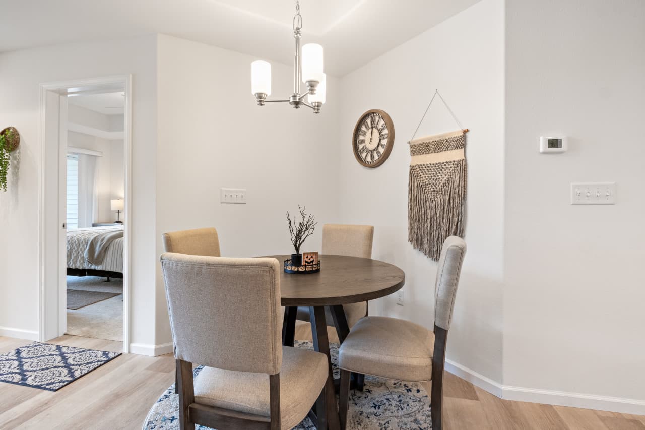 10-10 - 278 Emerald Bay Dr 2B.jpg
