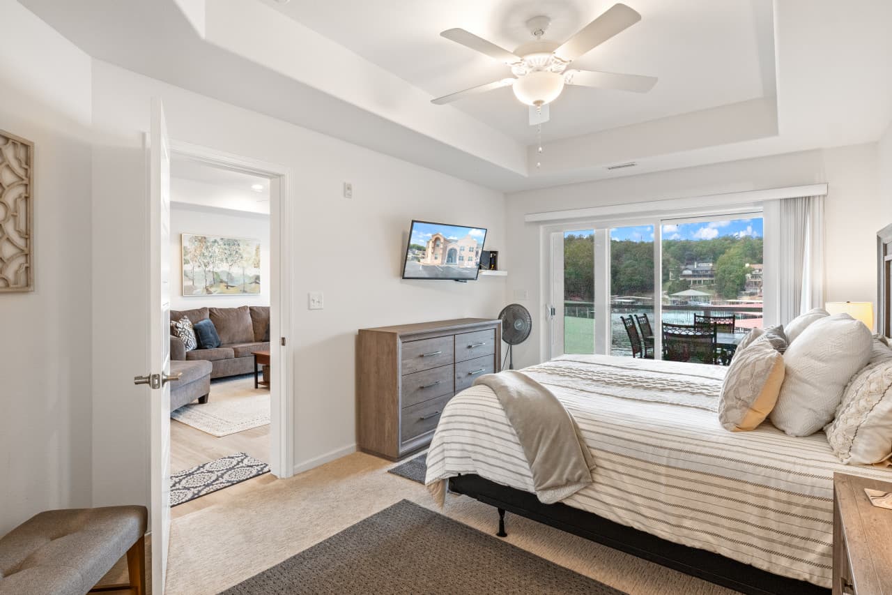 20-20 - 278 Emerald Bay Dr 2B.jpg