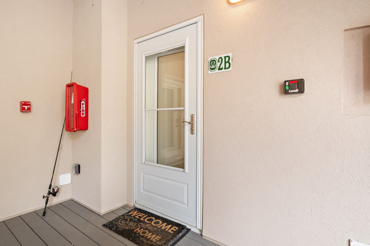 28-28 - 278 Emerald Bay Dr 2B.jpg