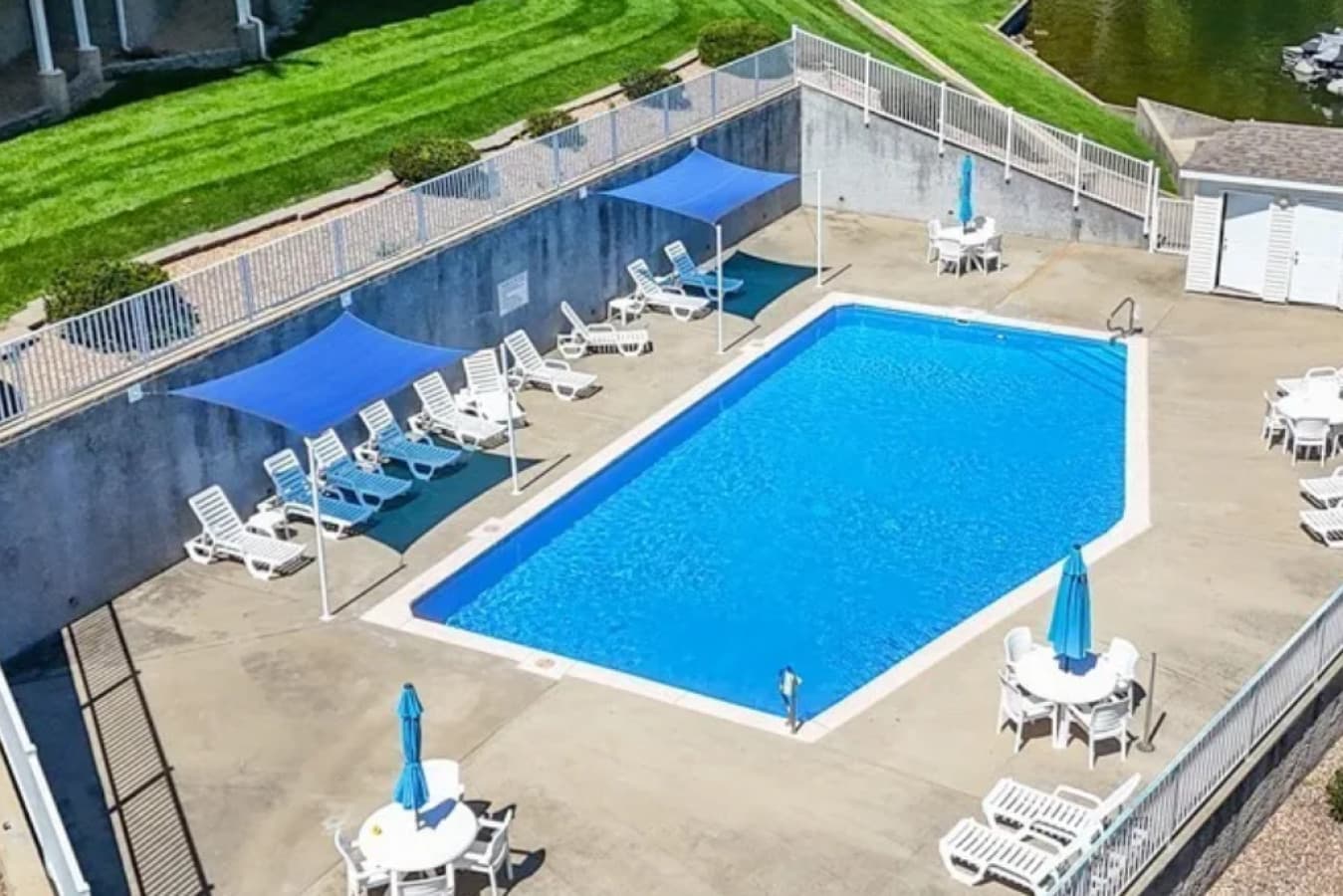 POOLLLLLL.jpg
