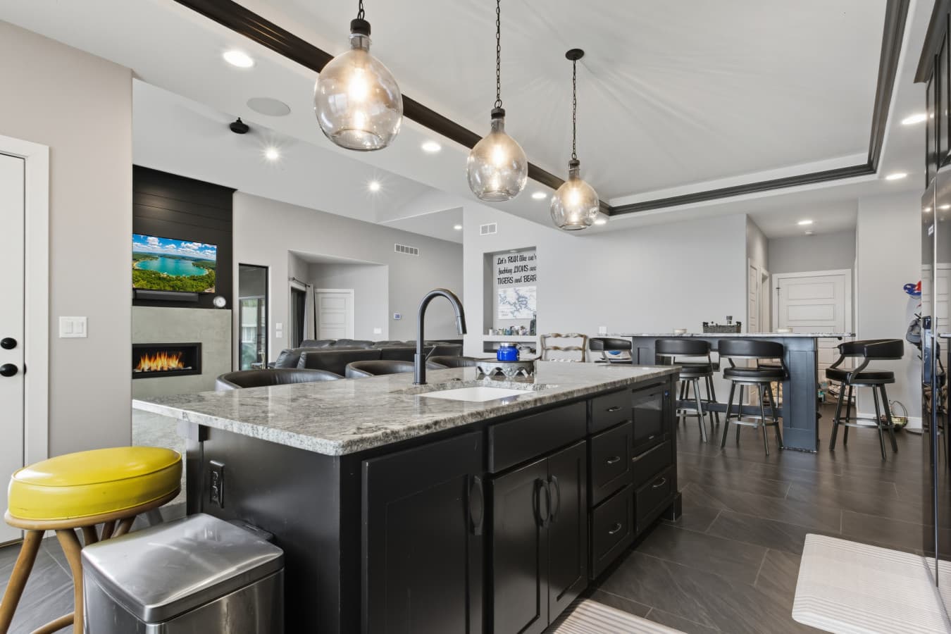 12-2549 Bittersweet Rd - 12.jpg