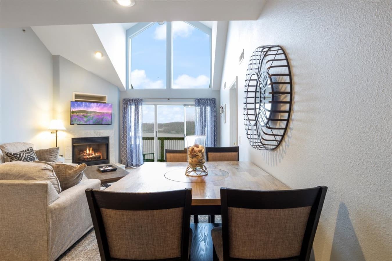 06-1481 Ledges Dr 1046 - 6.jpg