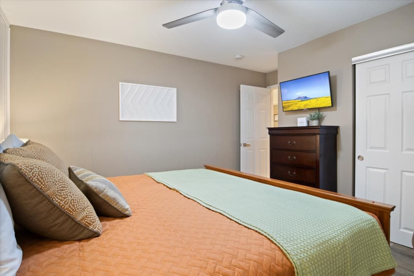 12-4897 Bridgepointe Dr 442 - 12.jpg