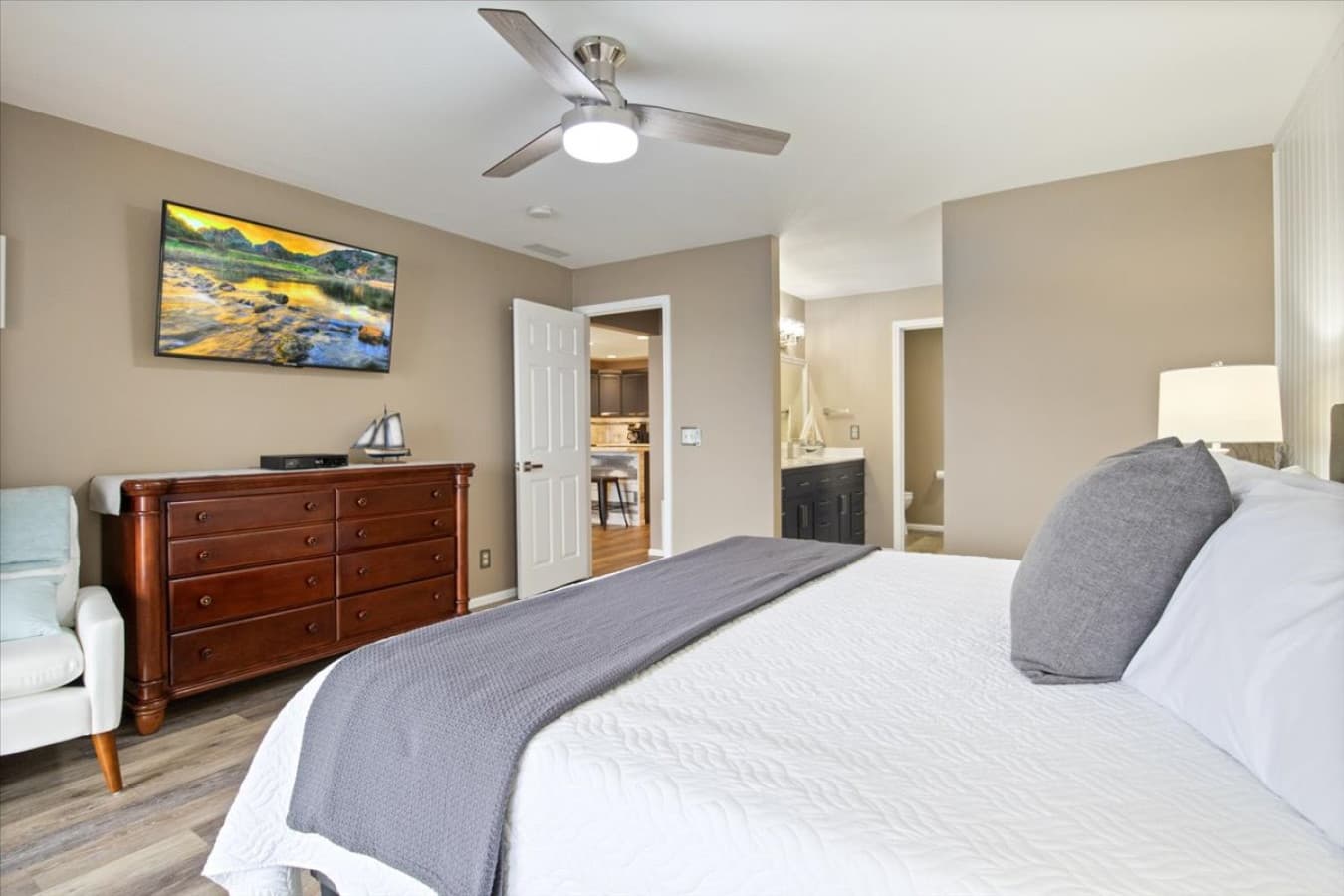 19-4897 Bridgepointe Dr 442 - 19.jpg