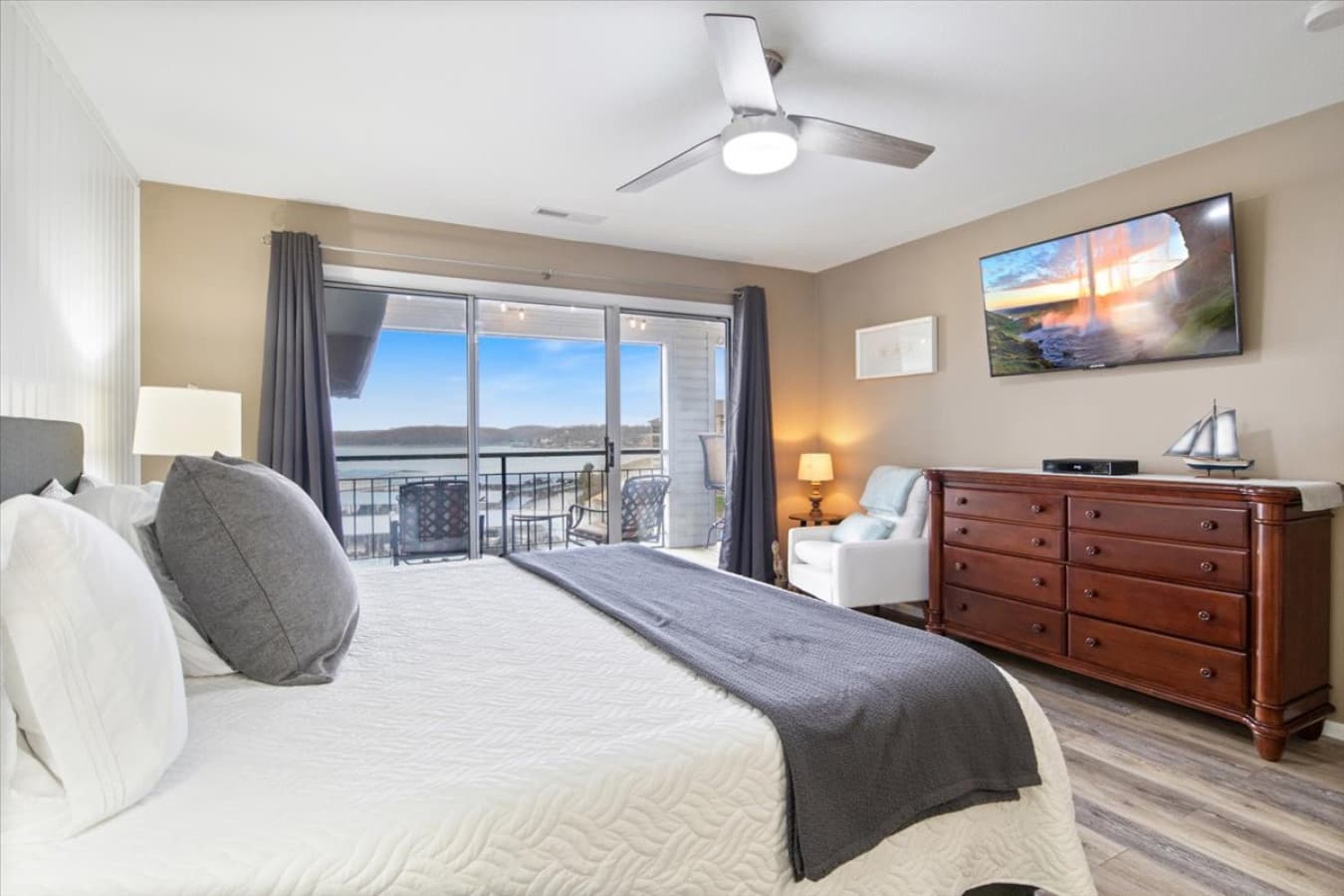 18-4897 Bridgepointe Dr 442 - 18.jpg